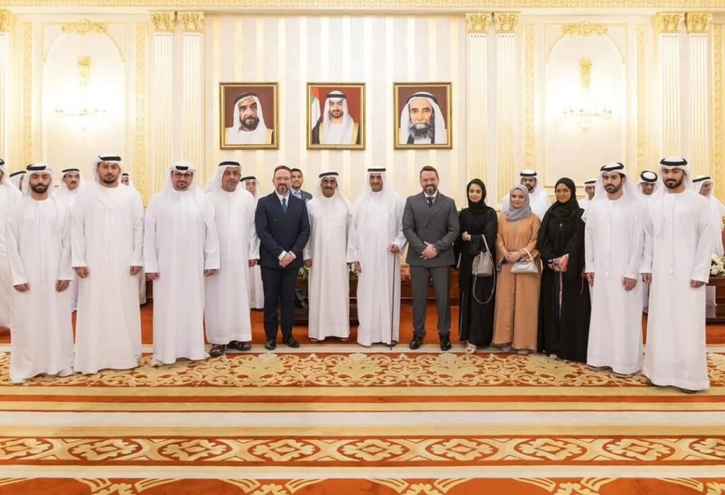 وفد باحثي الإمارات يهنئ حاكم الفجيرة بشهر رمضان ويستعرض إنجازات المركز