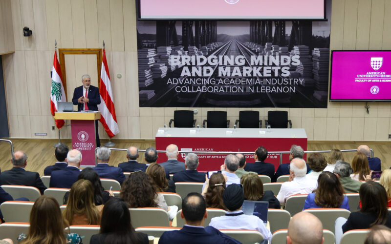 جسر بين العقول والأسواق في الجامعة الأميركية في بيروت: الابتكار والبحث في سبيل لبنان مستدام