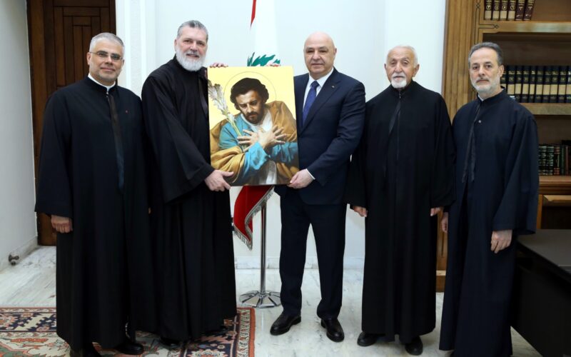 زار الأب فادي تابت، رئيس مزار سيدة لبنان، يرافقه الآباء يونان عبيد، سعيد العيراني، وبول قزحيا، فخامة رئيس الجمهورية اللبنانية العماد جوزاف عون زار الأب فادي تابت، رئيس مزار سيدة لبنان، يرافقه الآباء يونان عبيد، سعيد العيراني، وبول قزحيا، فخامة رئيس الجمهورية اللبنانية العماد جوزاف عون